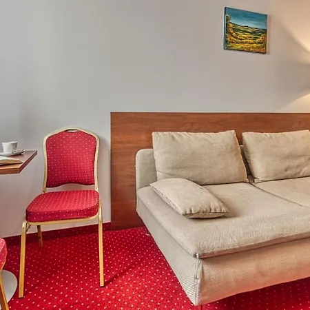 Ow Lukas - Anna Rezort